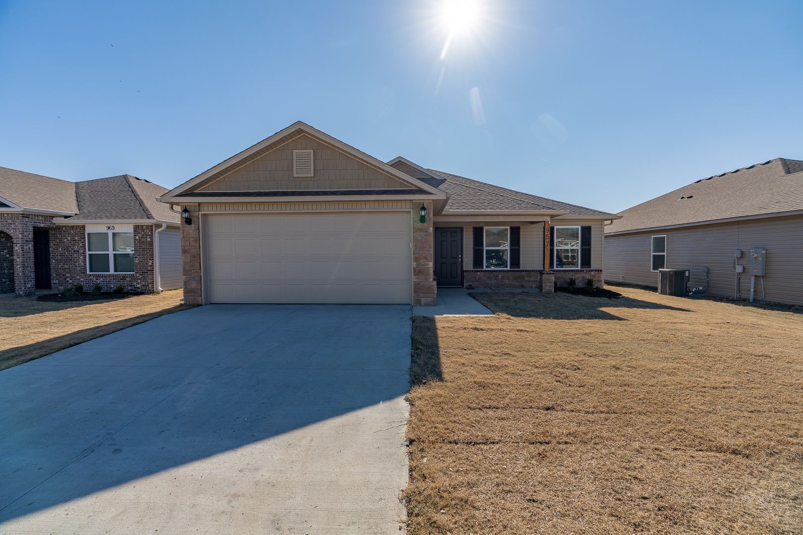 Fayetteville House: 957 E Starling