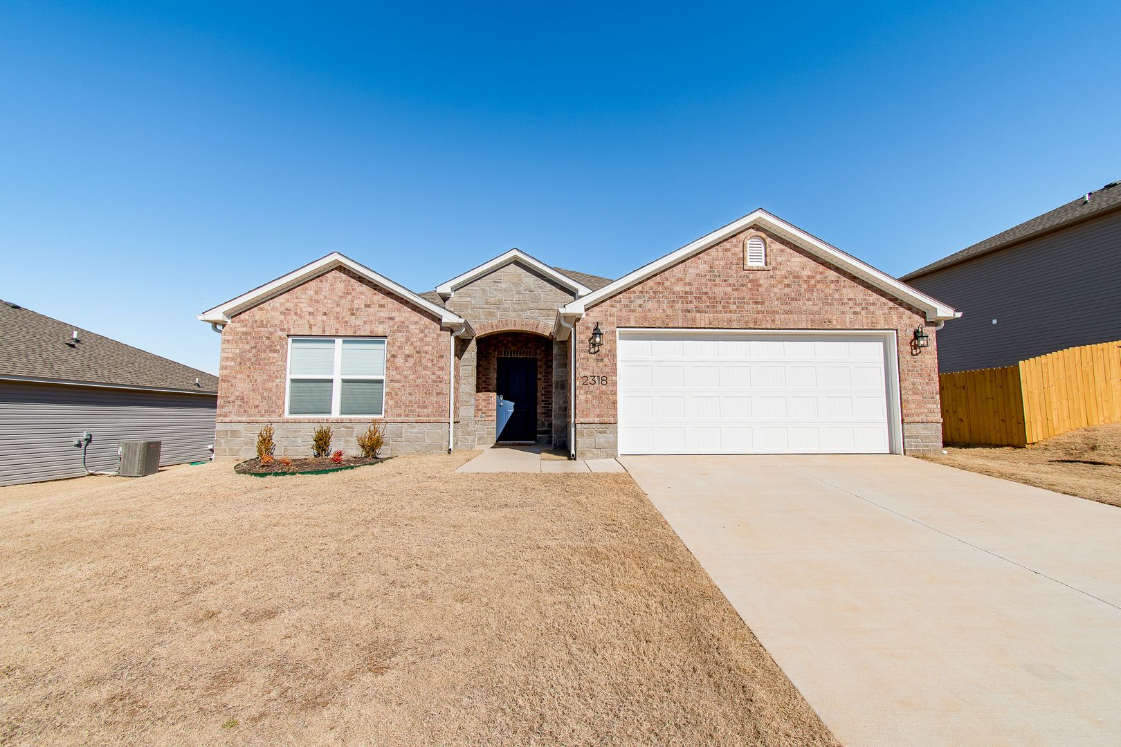 Lowell House: 2318 Pinewood Ave