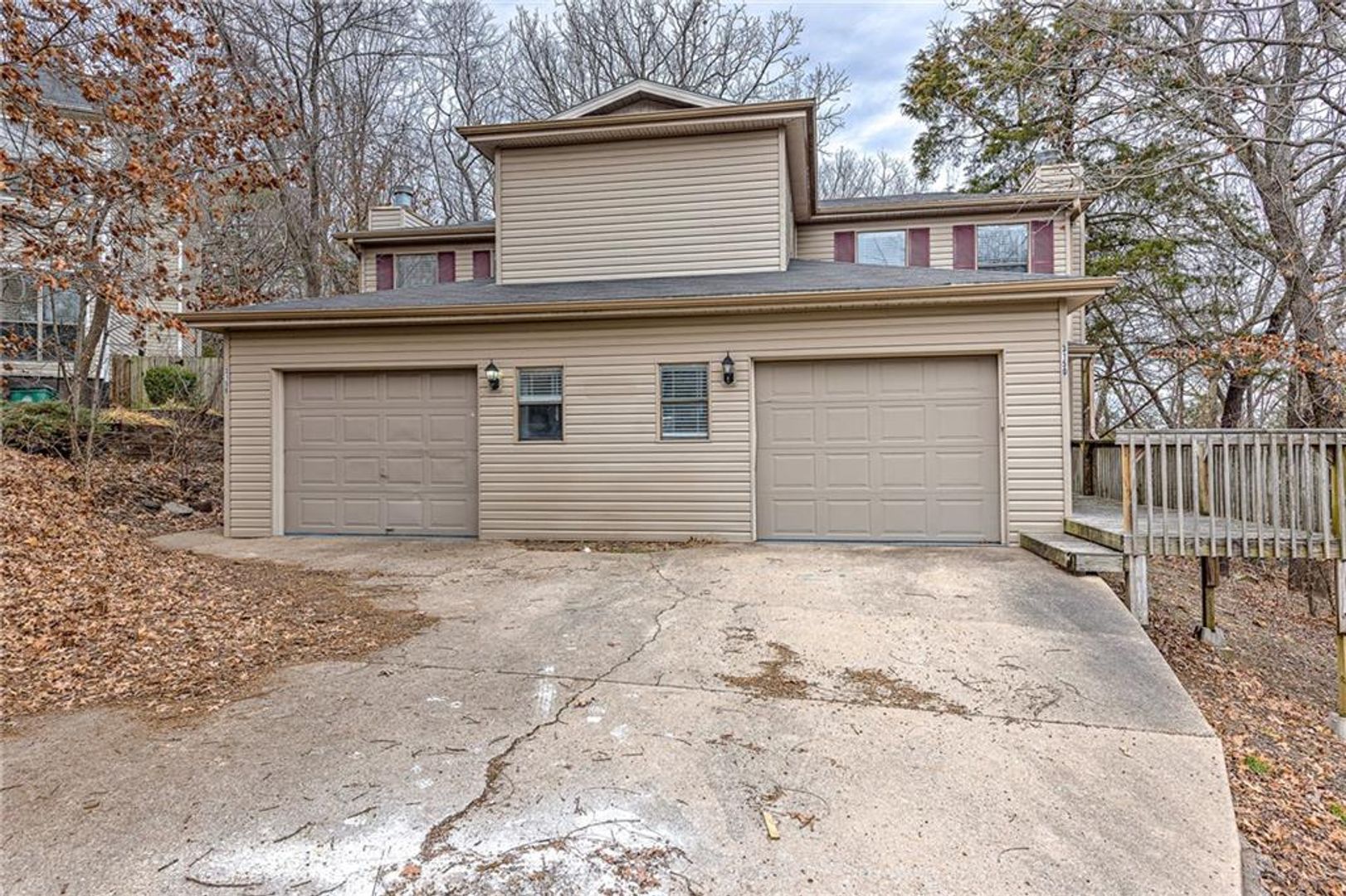 Fayetteville House: 3150 N Kensington Court