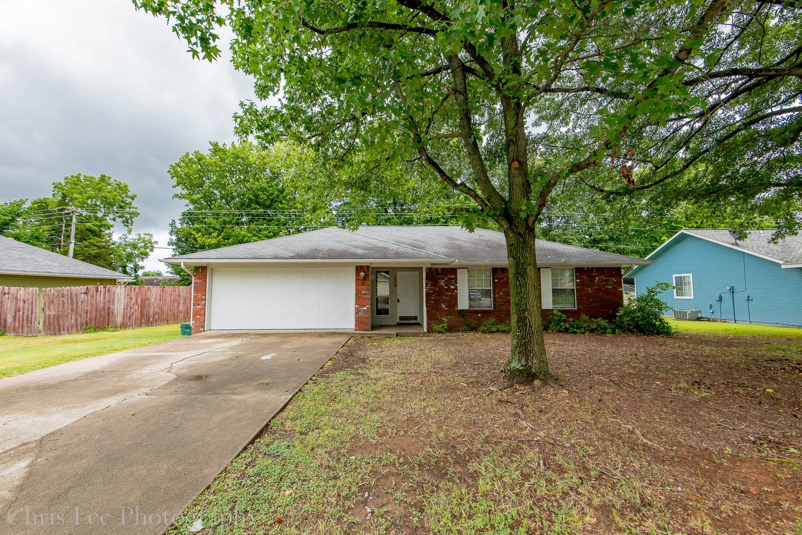 Fayetteville House: 1754 N Salem Rd