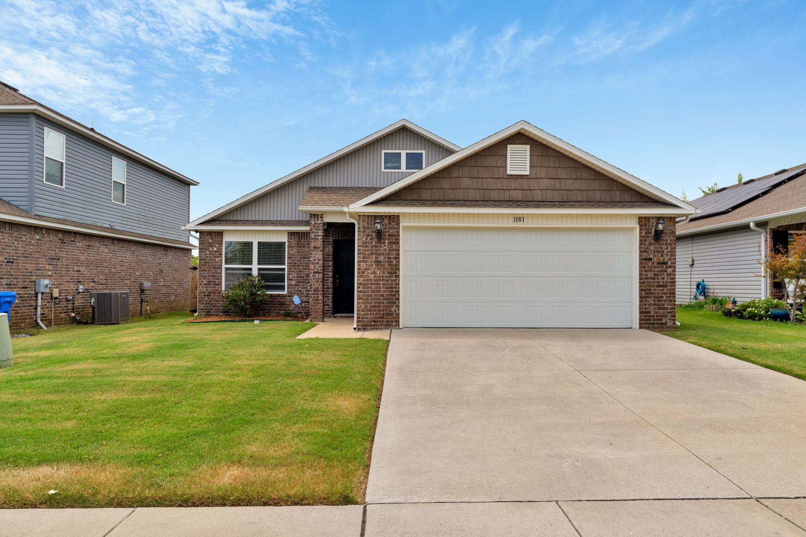 Fayetteville House: 1181 S Ivory Bill Lane