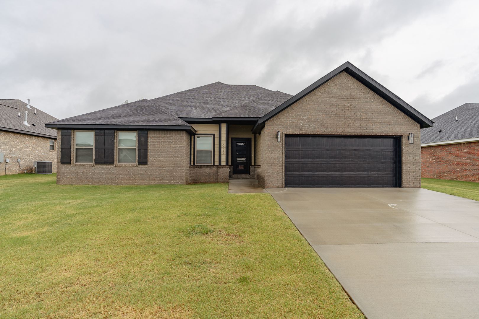 Prairie Grove House: 932 Petit Jean St