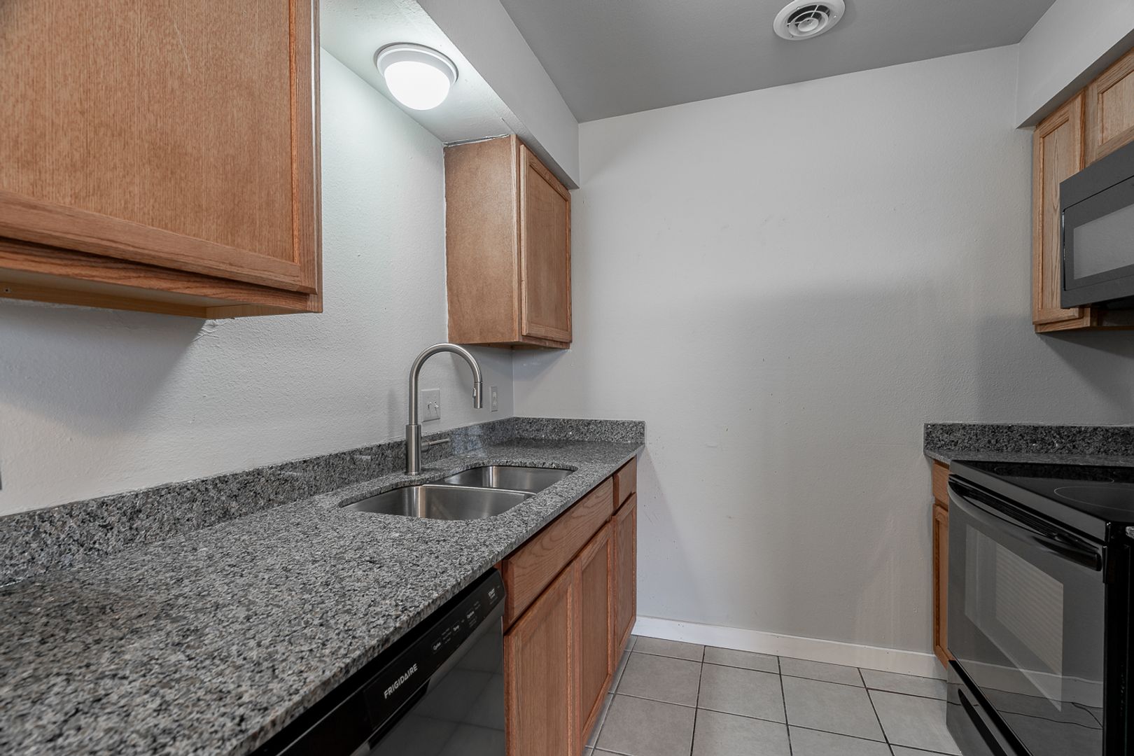 Rogers Apartment: 1217 W Sunset Drive