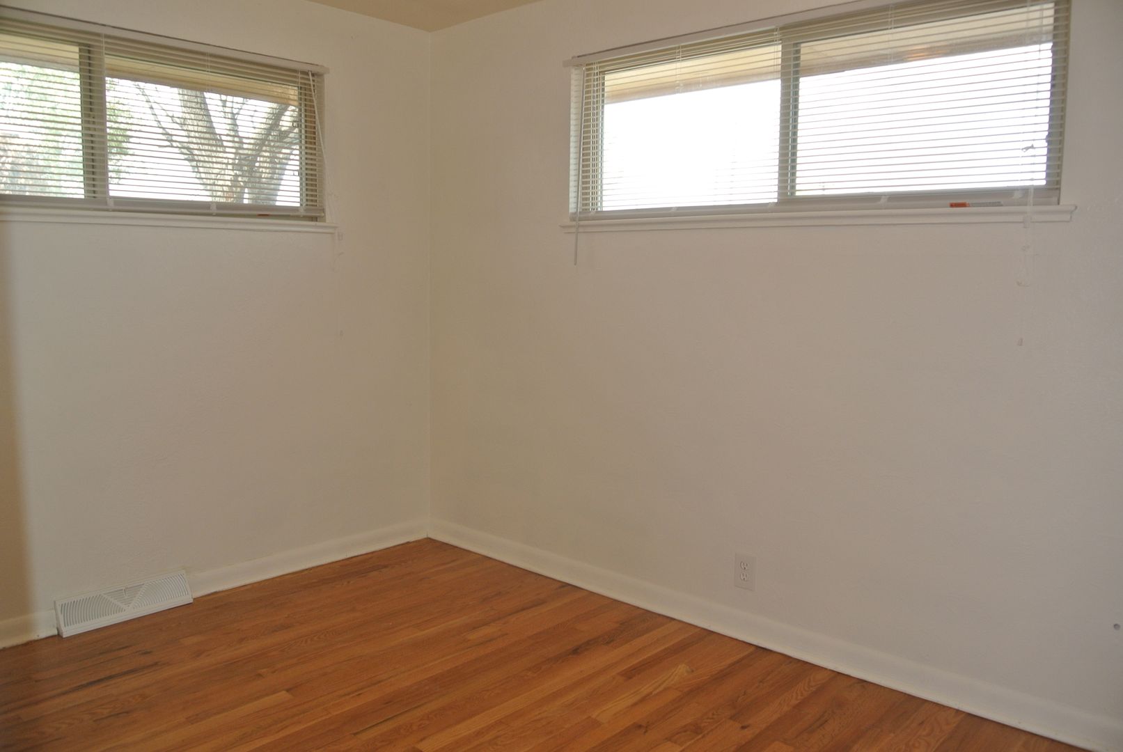 Commerce City House: 5561 Niagara St