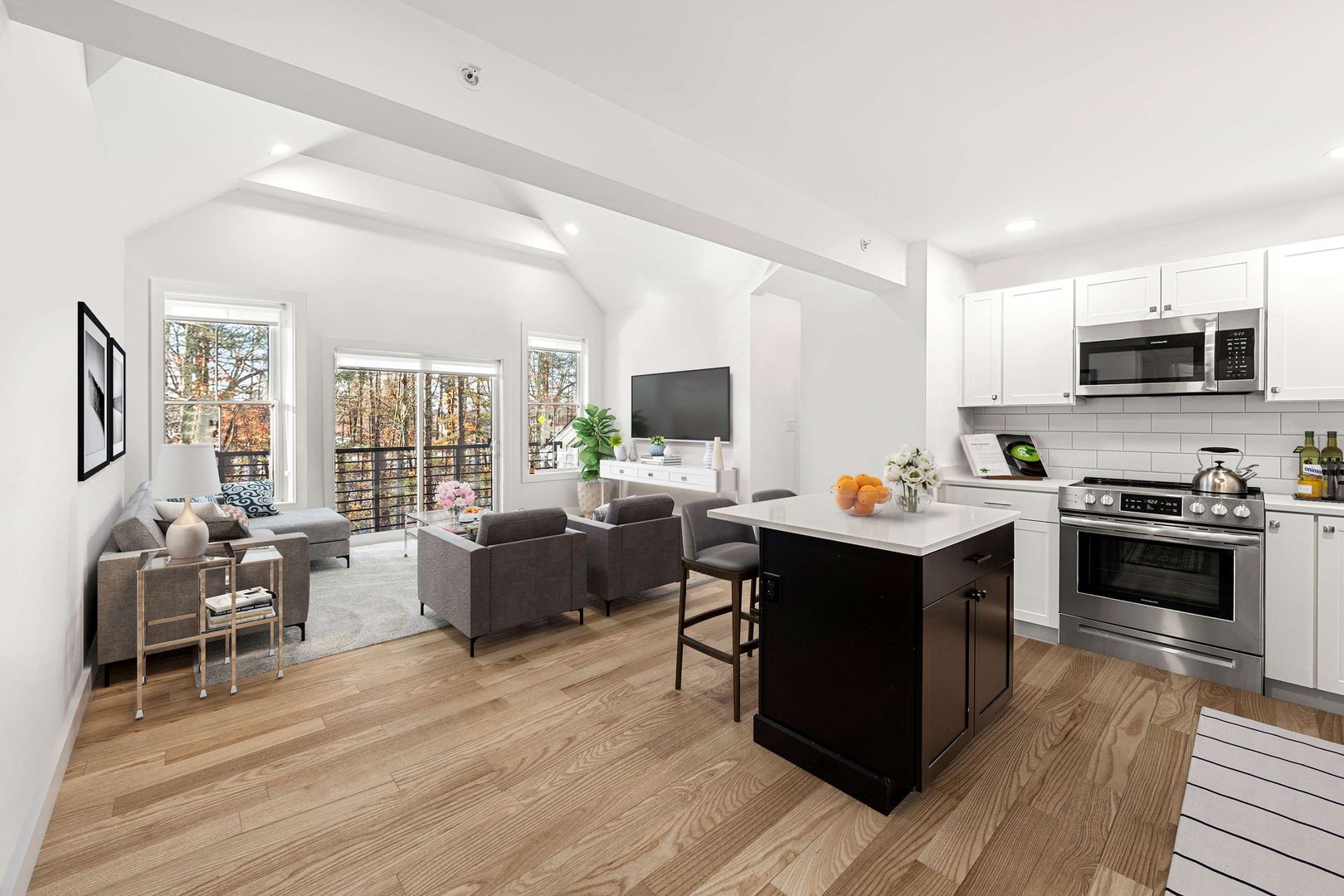 Pelham Apartment: 52-54 Windham Rd