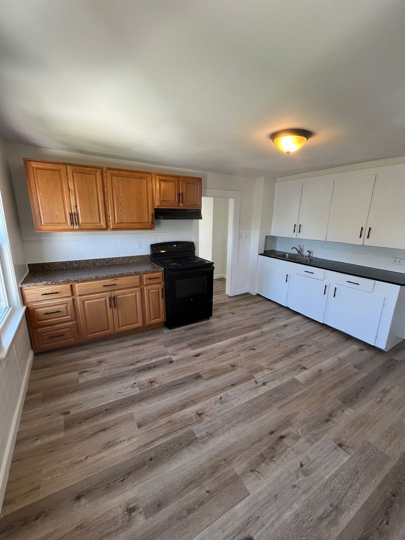 Lowell Apartment: 1000 Central St