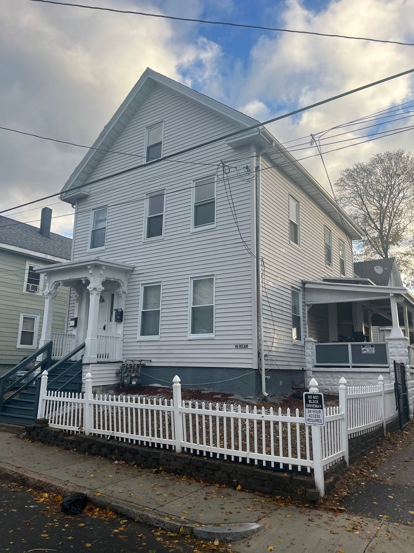 Haverhill Apartment: 43 Auburn St