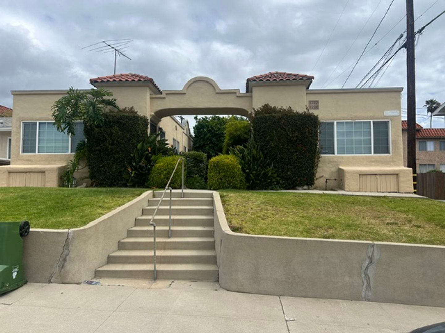 San Pedro Apartment: 1222 West 9th