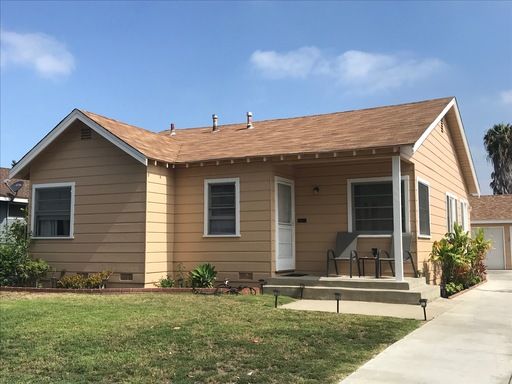 Charming 2-Bedroom Ranch-Style Back House with Private Yard & Garage – photo 1