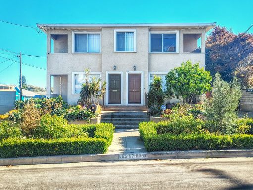 Spacious Upper Unit with Harbor Breeze and Bonus Room! – photo 1