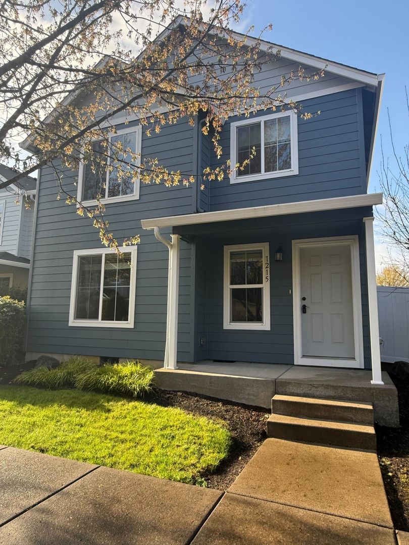 Battle Ground House: 1215 SE 5th St