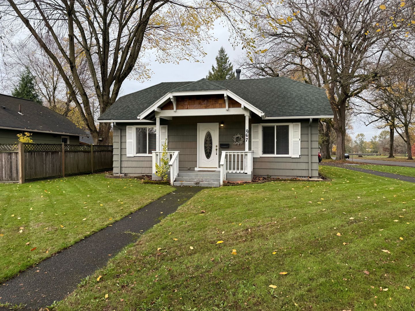 Longview House: 667 16th Avenue