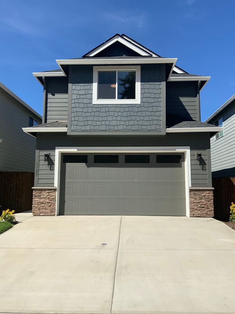 Ridgefield House: 7122 S 13th St.