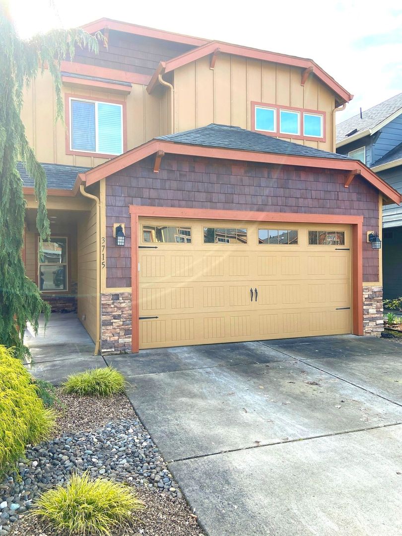 Vancouver House: 3715 NW 122nd St.