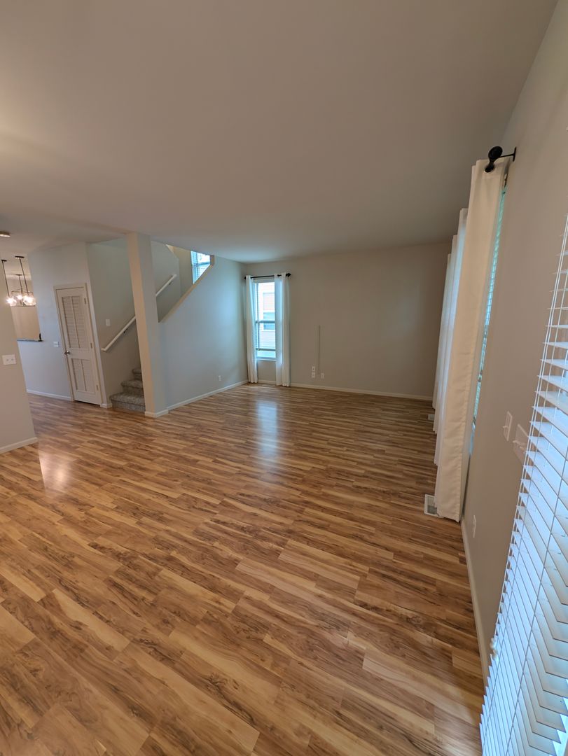 Papillion House: 908 Mineral Dr