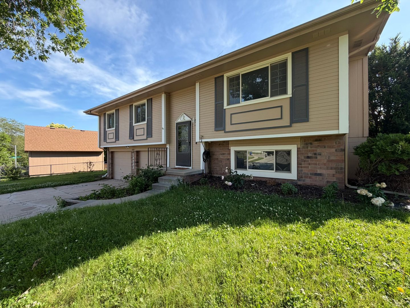 Bellevue House: 13203 Courtney Drive