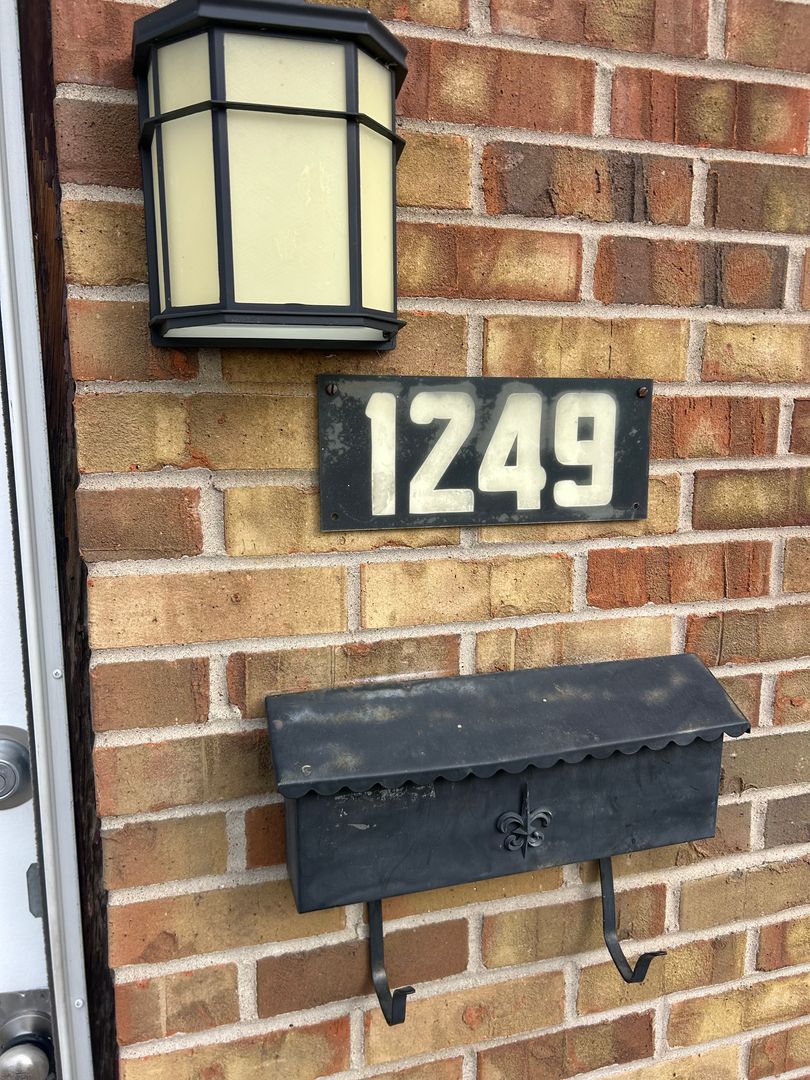 Evansville Apartment: 1210 Vista Court