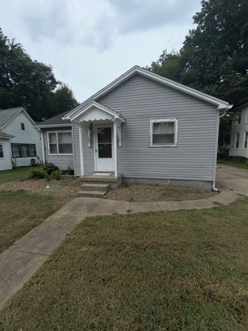 Evansville House: 730 Bayard Park Drive