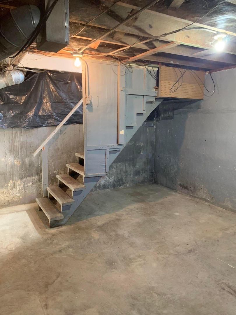 Evansville Apartment: 1205 & 1207 MacAruthur Circle