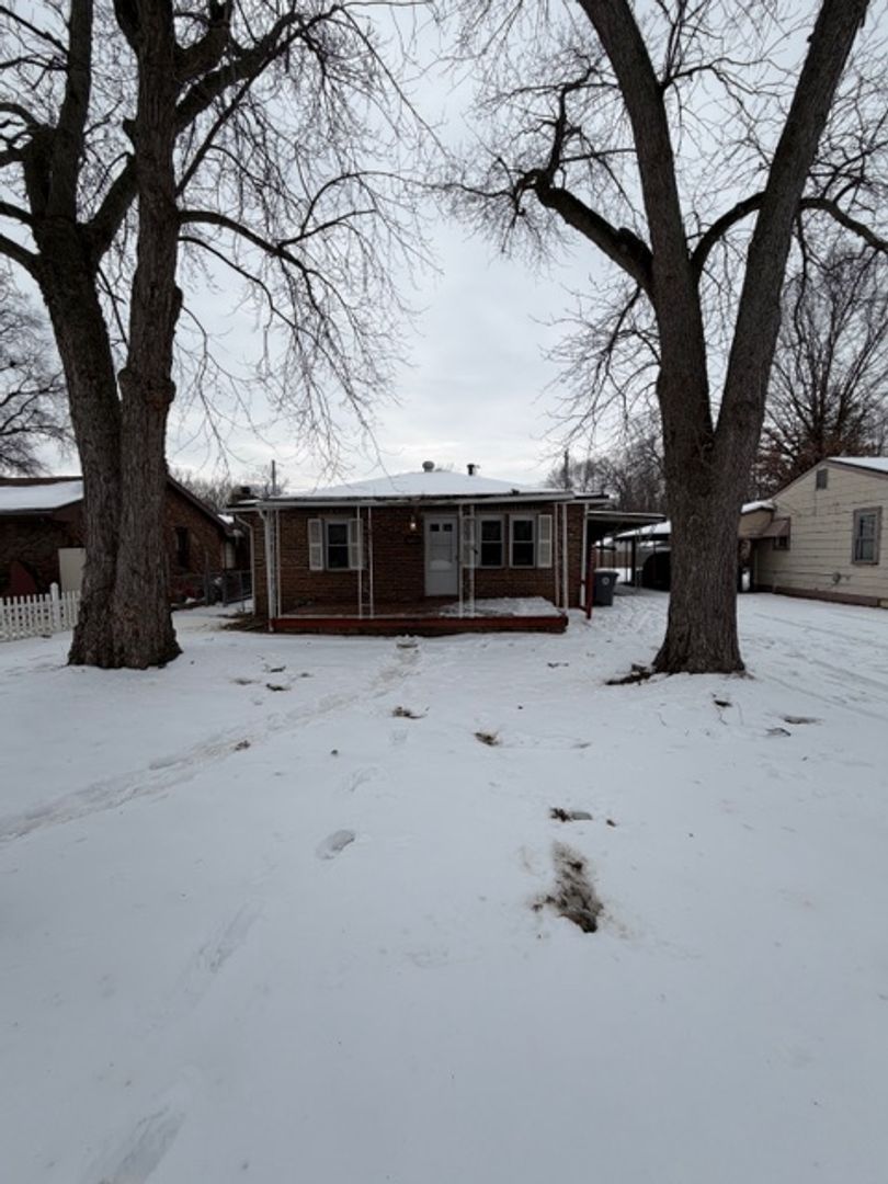 Evansville House: 5204 North Harlan Avenue