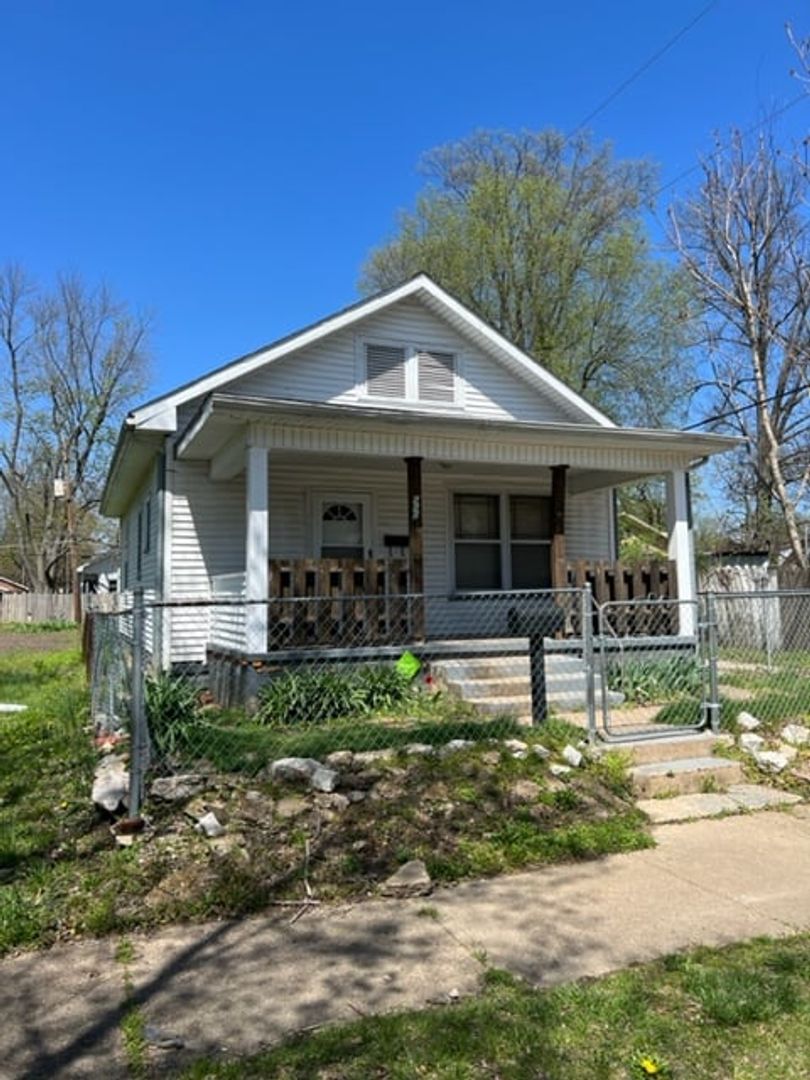 Evansville House: 660 Taylor Avenue