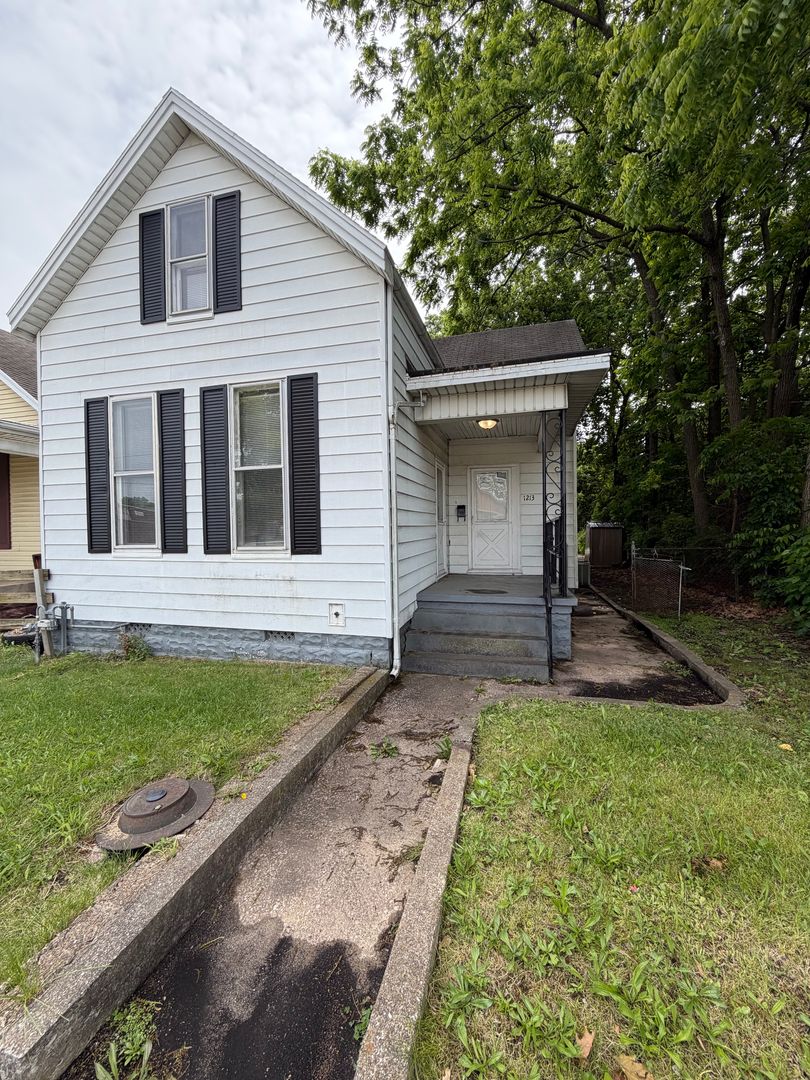 Evansville House: 1213 Washington Avenue