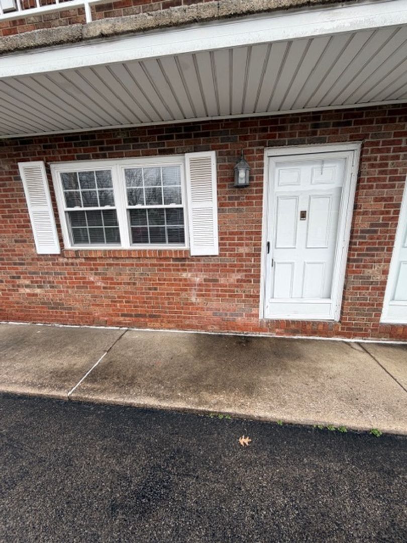 Evansville Apartment: 2151 East Columbia Street