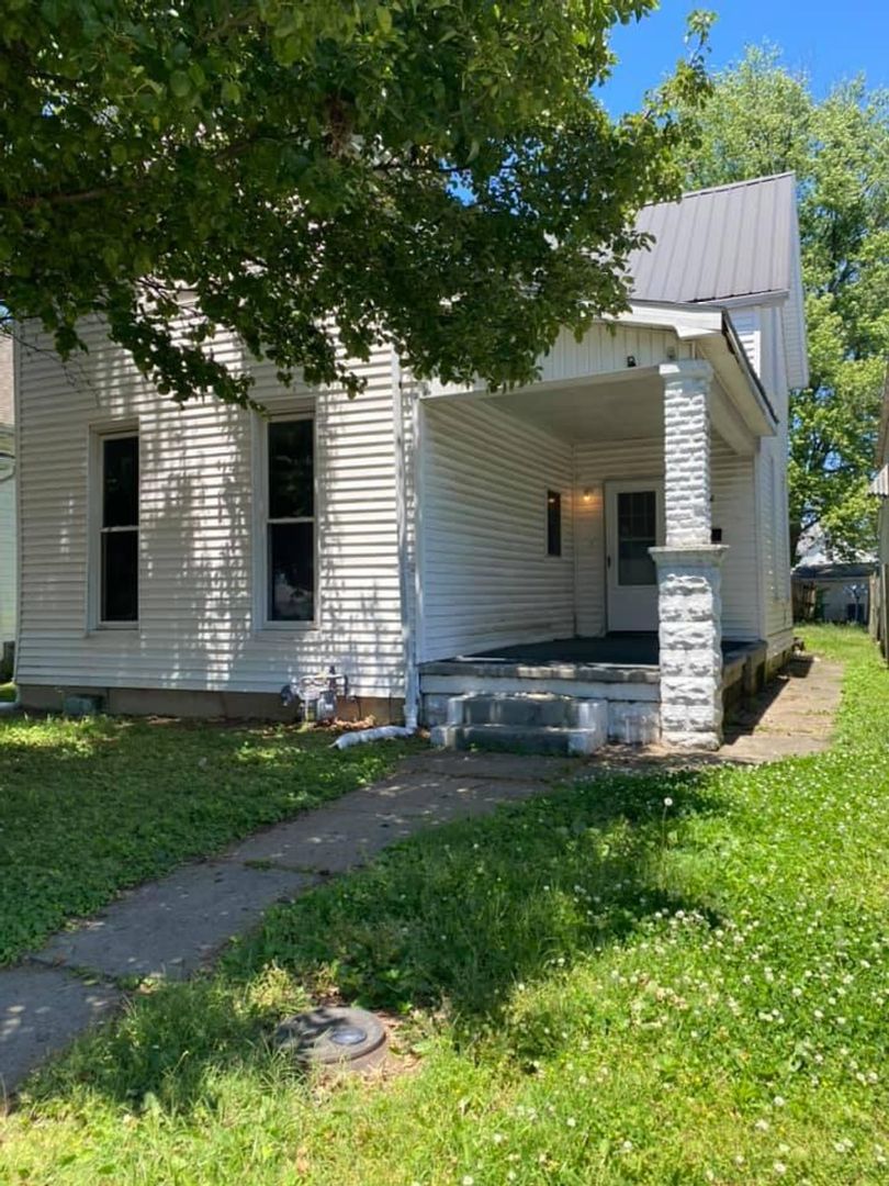 Evansville House: 2225 West Iowa Street