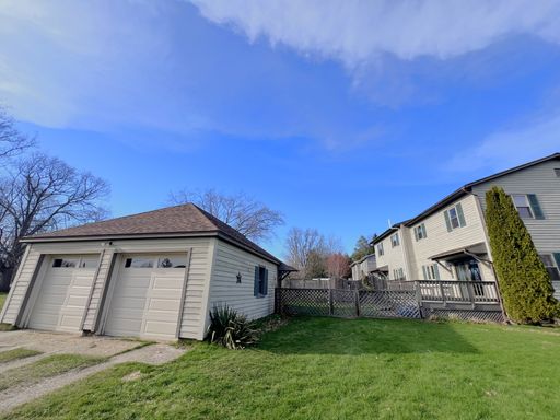 Luxury 2-Bedroom Home with Private Backyard & Prime Location NEWLY REDUCED PRICE – photo 1