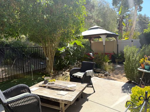 Listing photo thumbnail