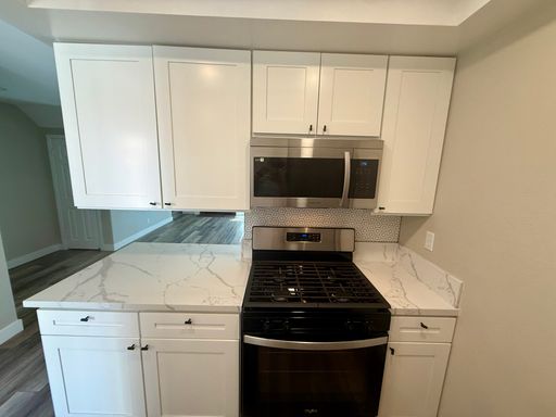 Listing photo thumbnail