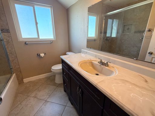 Listing photo thumbnail