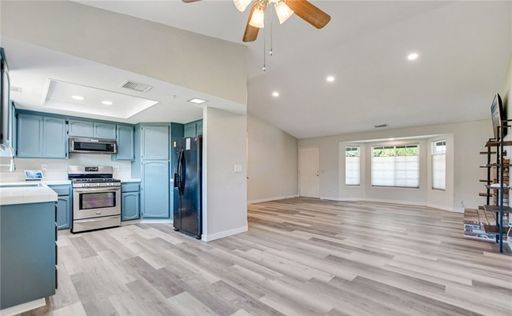Listing photo thumbnail