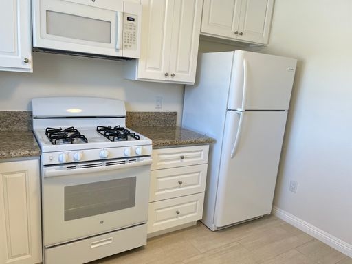 Listing photo thumbnail