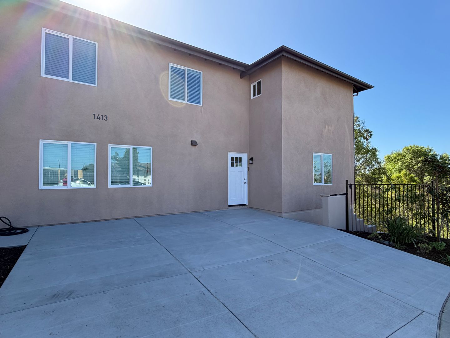 Oceanside Apartment: 1413 Shoshone St. #1-#3