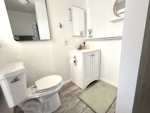Listing photo thumbnail