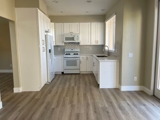 Listing photo thumbnail