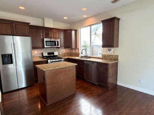 Listing photo thumbnail