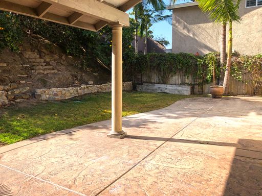 Listing photo thumbnail