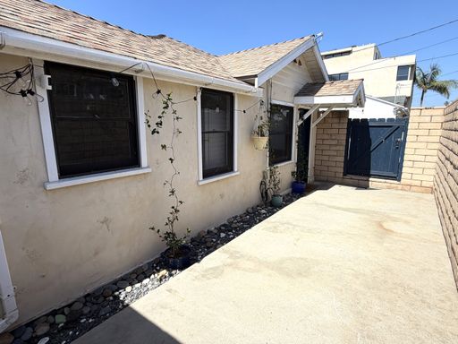 Listing photo thumbnail