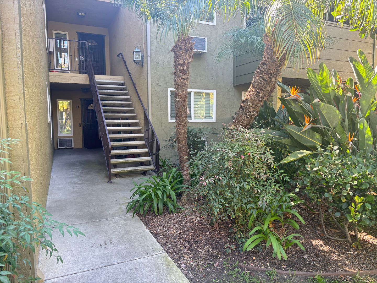 Oceanside Condo: 190 Avenida Descanso #D