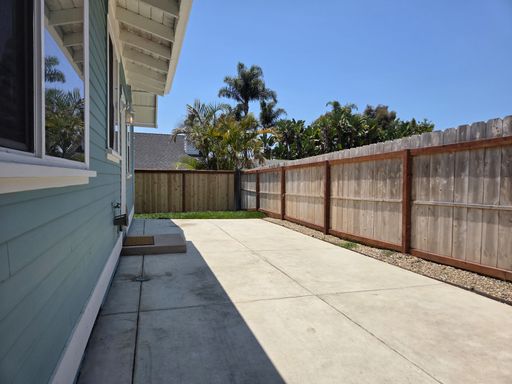 Listing photo thumbnail