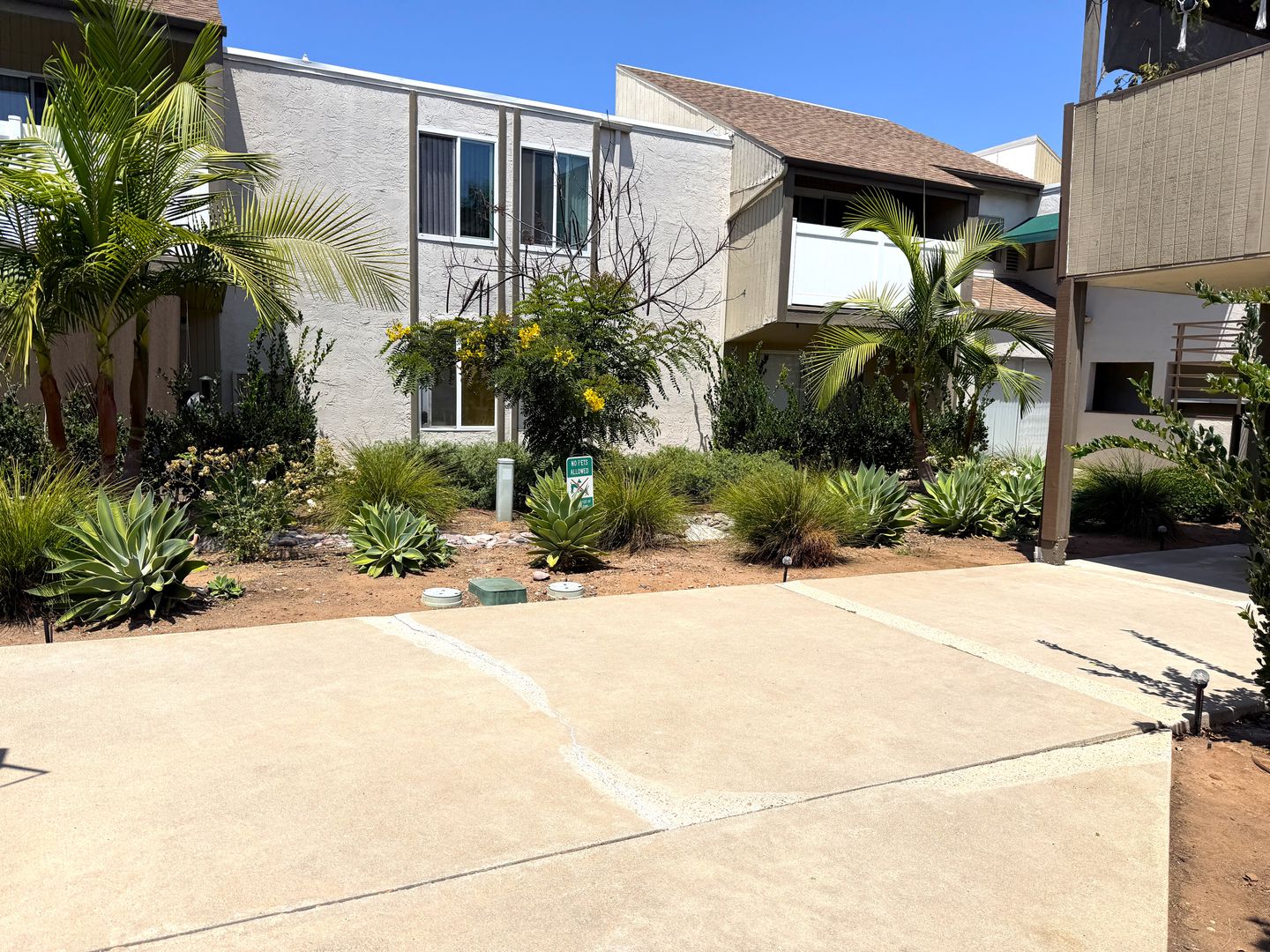 San Diego House: 8034 Linda Vista #2V
