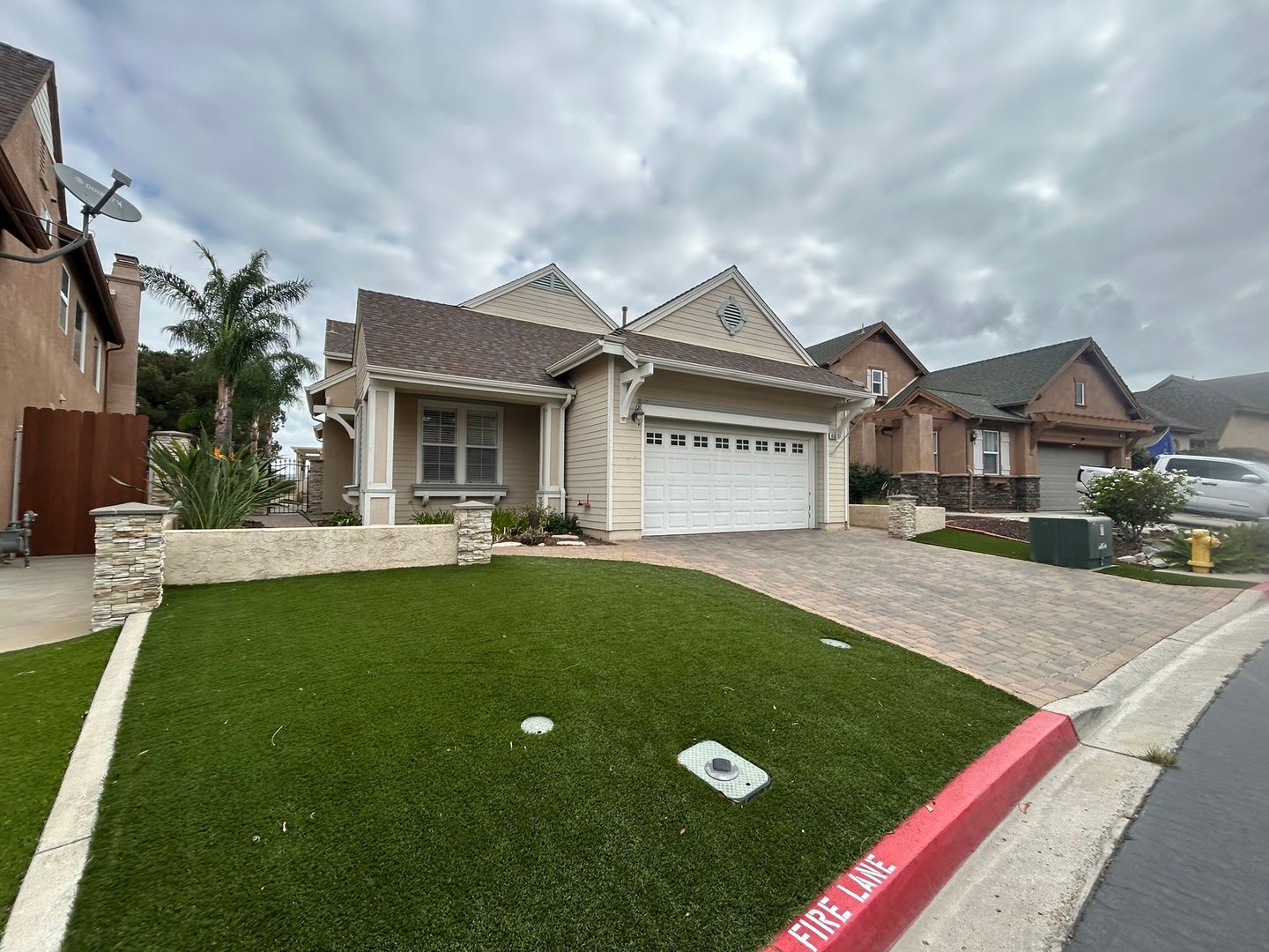 Fallbrook House: 453 Poets Square