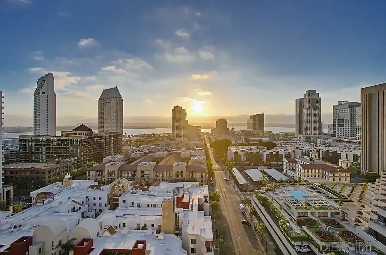 San Diego House: 645 Front Street #714