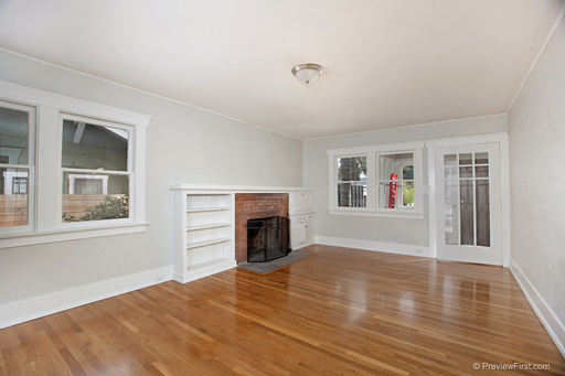 Listing photo thumbnail