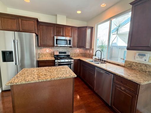 Listing photo thumbnail