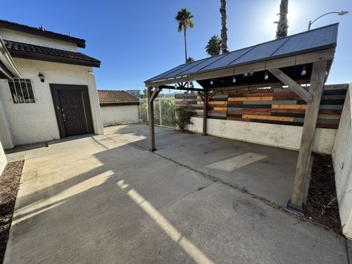 Listing photo thumbnail