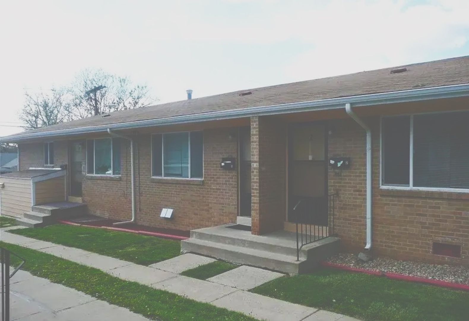 Aurora Apartment: 1725 Chester Street