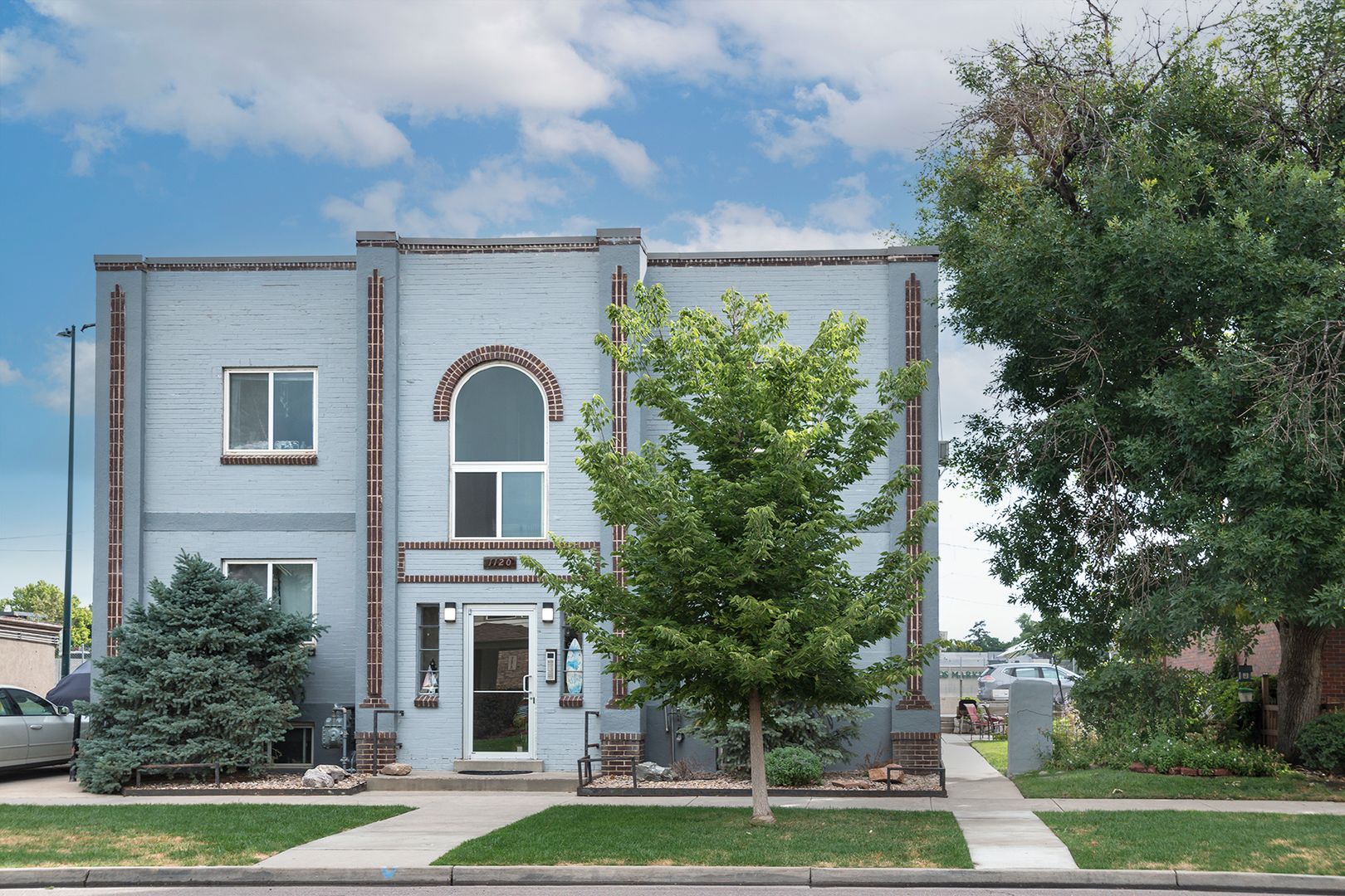 Move In Special!! Newly renovated 1 bedroom with 1 bath 